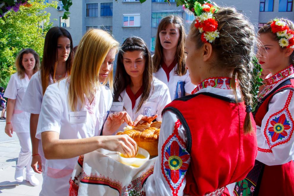 Общият брой на всички студенти, които се обучават във филиала, е 132