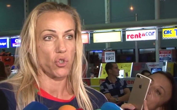 Бронзовите ни волейболистки вече са в България