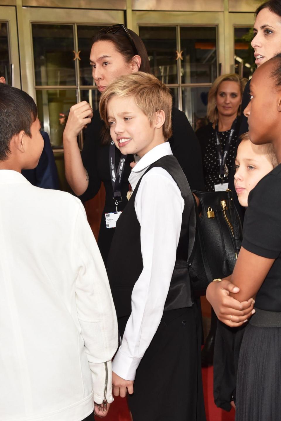  Дъщерите на Анджелина Джоли и Брад Пит, които избират да наподобяват като момчета. 