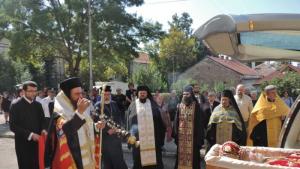 поклонение митрополит Дометиан