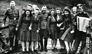1944: Смях в "Аушвиц" - как се забавляват в лагера