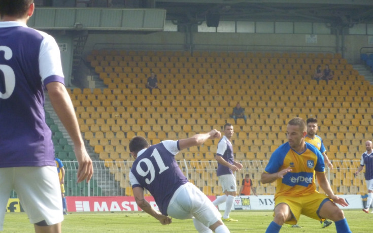 Хеттрик и продължения спасиха Етър за Купата