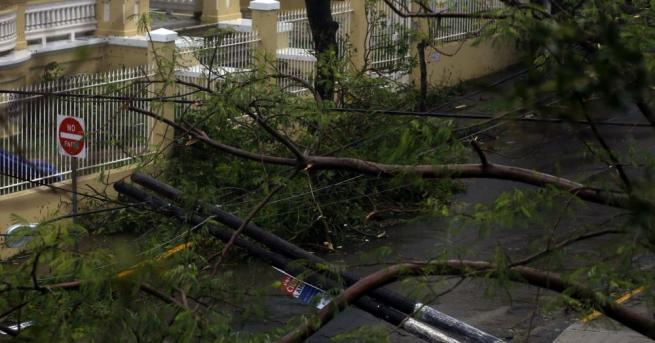 Ураганът Мария удари Пуерто Рико оставяйки цялото население на острова