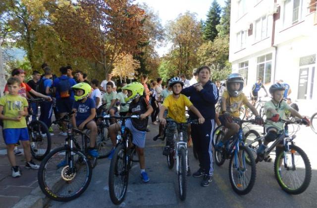 НПГ и Трето ОУ обраха първите места във велощафета в Гоце Делчев