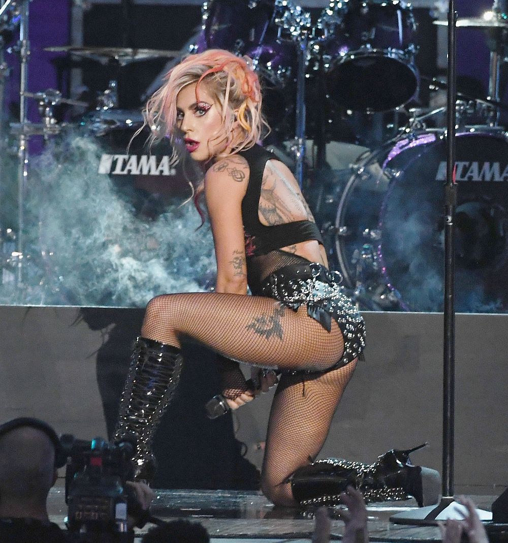Предлагаме ви някои от най-ексцентричните появи на Лейди Гага през последните години