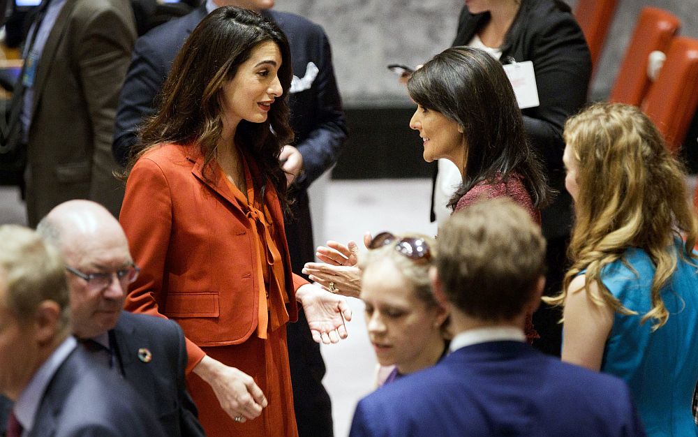Съпругата на Джордж Клуни - Амал, се върна на работа в Международния съд на ООН малко повече от три месеца, след като роди близнаците Ела и Александър