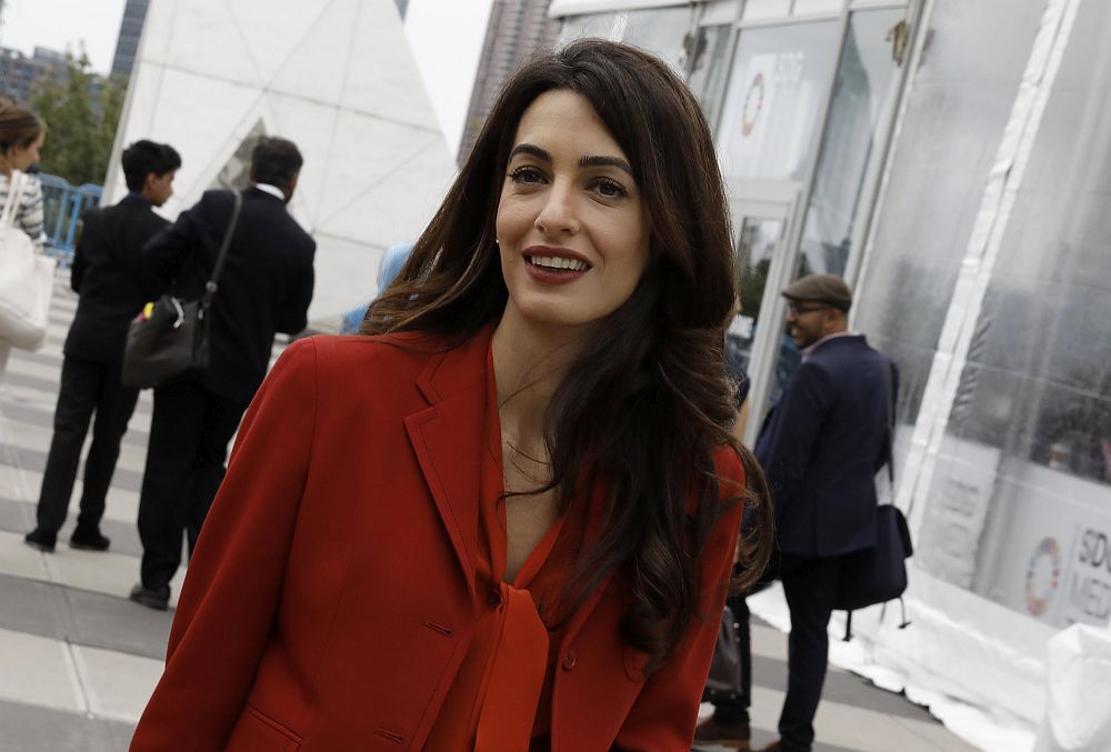 Съпругата на Джордж Клуни - Амал, се върна на работа в Международния съд на ООН малко повече от три месеца, след като роди близнаците Ела и Александър