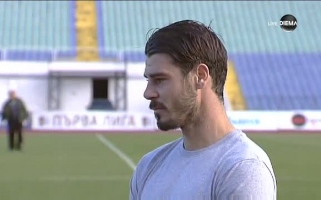 Футболистът на Славия Галин Иванов заяви че белите леко са