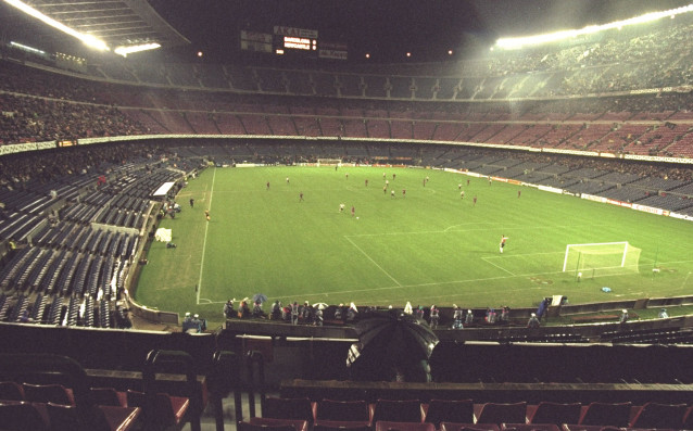 Камп Ноу е сред най внушителните футболни стадиони в Европа С