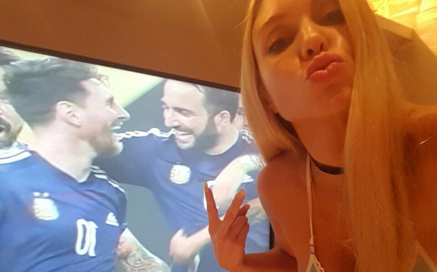 Мелисия е най страстната и популярна фенка на Ривър Плейт