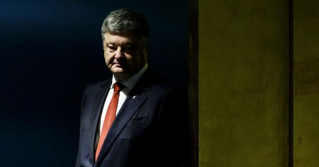 Украинският президент Петро Порошенко подписа новия закон за образованието съобщи