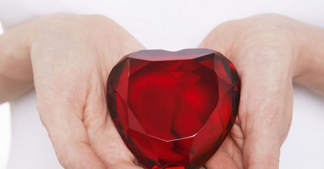 Холандската дизайнерка Анук Випрехт съчетава цифровите технологии с висшата мода