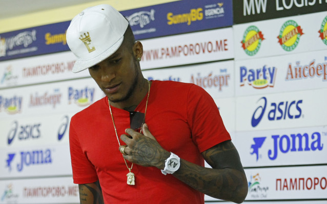 Нападателят на ЦСКА Фернандо Каранга продължава да изглежда недостижим на