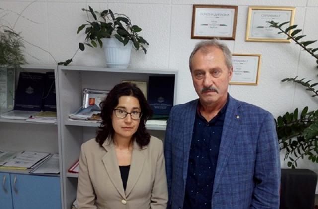Милена Неделкова и д-р Тони Тодоров - директор на болницата.