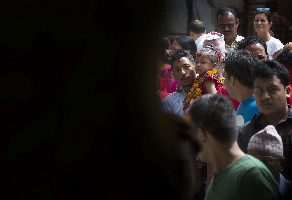 Тригодишната Тришна Шакия стана новата жива богиня на Непал и ще бъде почитана както от индуистите, така и от будистите. Новата жива богиня ще живее до пубертета си в храм-дворец в сърцето на непалската столица.