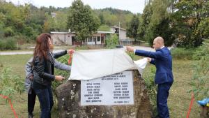 Откриване на паметна плоча в село Велковци