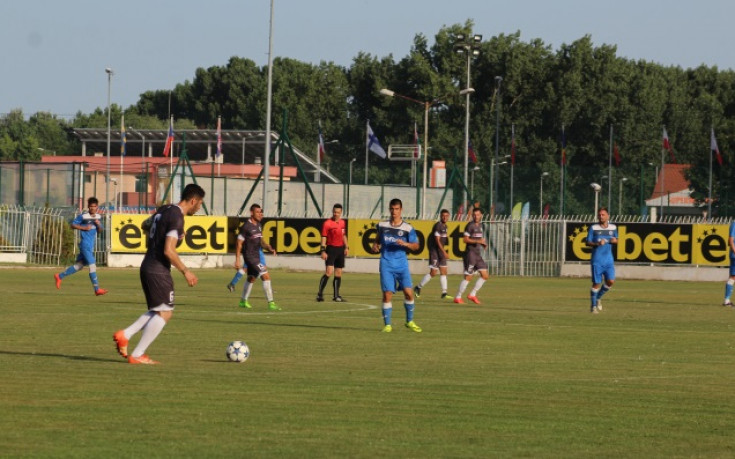 Нефтохимик с поражение в дербито с Несебър