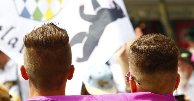 Германия празнува първите гей браковеслед десетилетия на борба макар активистите