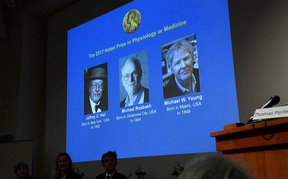Американците Джефри Хол, Майкъл Росбаш и Майкъл Йънг печелят Нобеловата награда за физиология или медицина