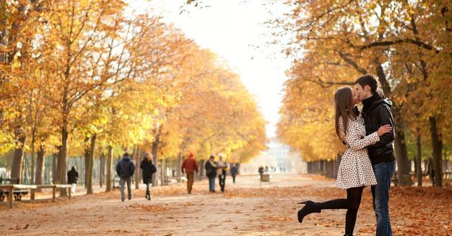 Целувката и прегръдката са най любимите безплатни удоволствия откри проучване на