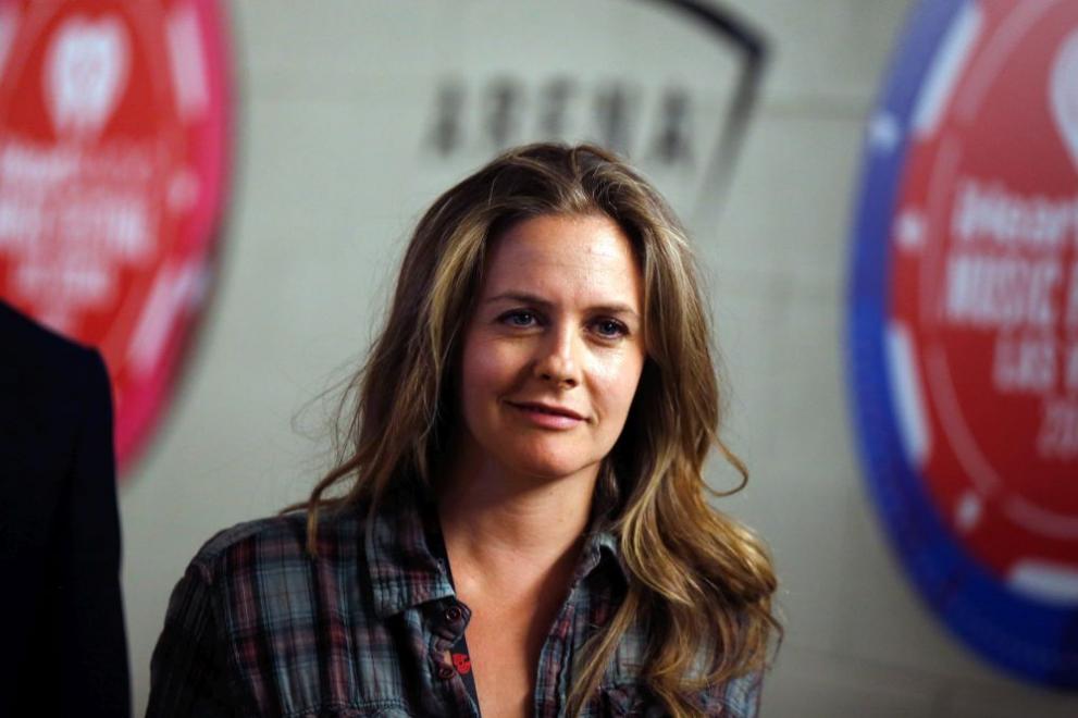  Алиша Силвърстоун 