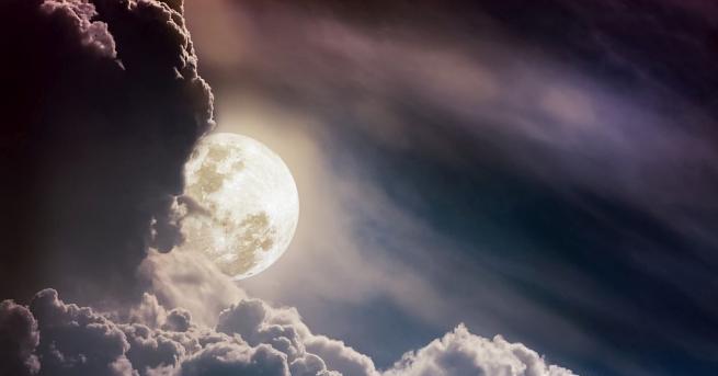 Експерти от НАСА смятат, че Луната е имала собствена атмосфера
