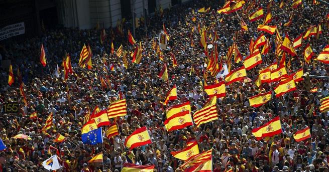 Стотици хиляди хора излязоха по улиците на Барселона на протест