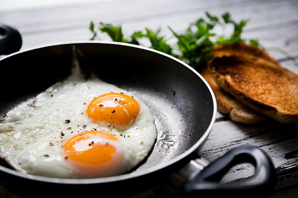 Диетоложка диетоложка препоръчва на ден да консумираме до две яйца, за да нямаме проблеми с наднорменото тегло или нивата на холестерола