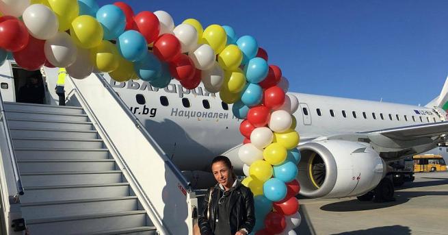 Летище София посрещна своя рекорден 5 милионен пътник Щастливката Петя Стоянова