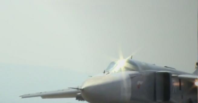 Руски бомбардировач Су 24 излезе от пистата при излитане в Сирия