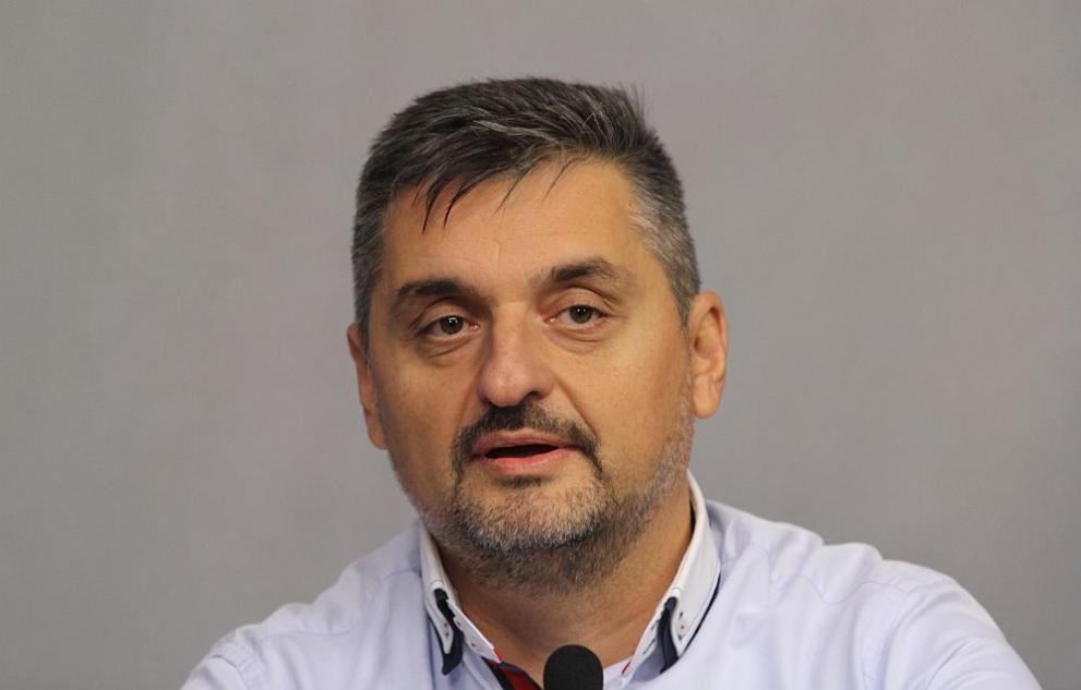  Кирил Добрев 