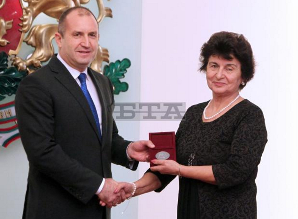 Гинка Чавдарова бе отличена преди ден от президента Радев с почетен знак