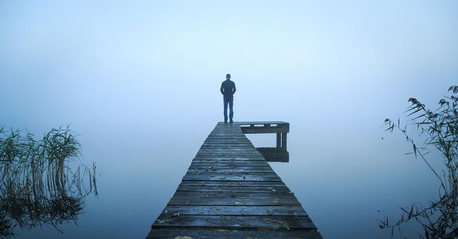 Британските медици бият тревога тъй като самотата и социалната изолация