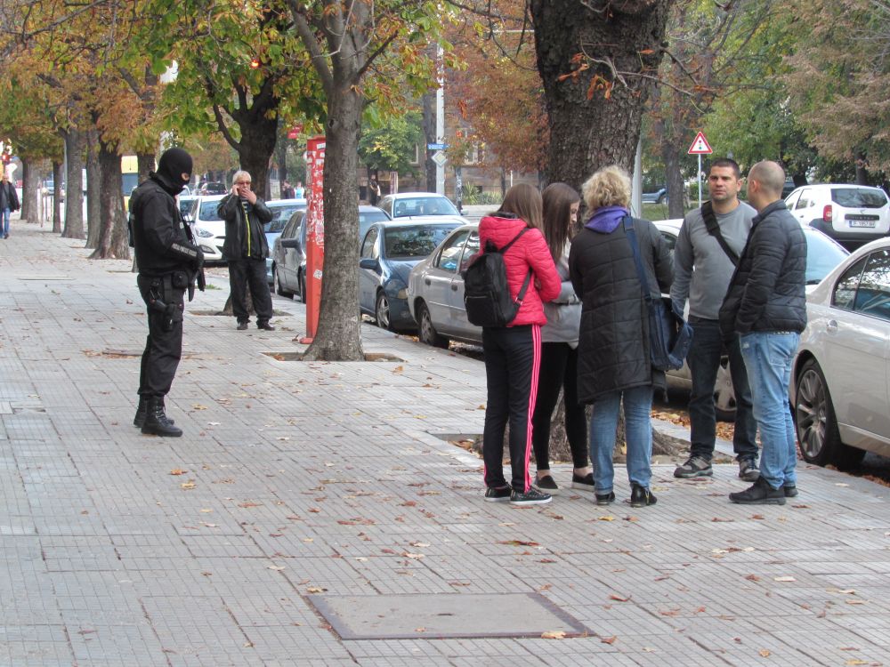 Служители на ГДБОП, под ръководството на Специализираната прокуратура, провеждат от рано тази сутрин акция в Русе срещу организирана престъпна група за рекет и разпространение на наркотици.<br />
<br />
Това съобщи говорителят на главния прокурор Румяна Арнаудова.<br />
 