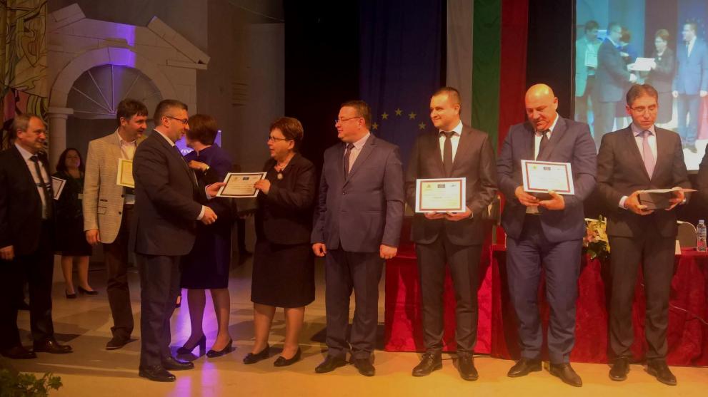 През 2010 г. България стана първата държава-членка на Съвета на Европа, акредитирана да присъжда Етикет на свои местни власти