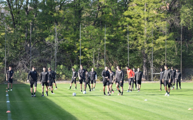 Представителният тим на Локомотив стартира подготовката си за предстоящото домакинство