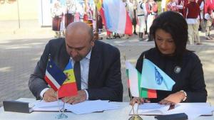 Кметовете на Каварна и Вулканещи подписват договор за сътрудничество между