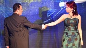 Валентина Корчакова и Марио Николов пеят вечните френски шансони