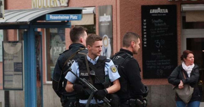 Мотивите на мъжа нападнал в Мюнхен минувачи не са свързани