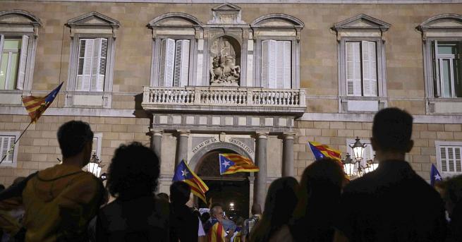 Очаква се парламентът на Каталуния да се събере за да