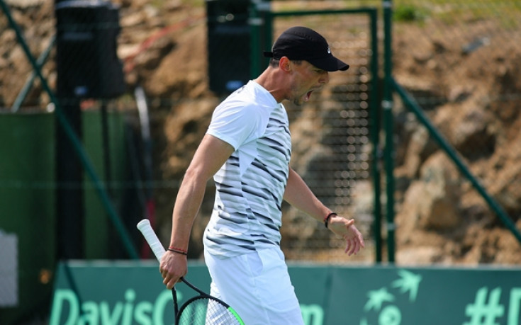 Мико Кузманов с победа в първия си мач за 2018-а