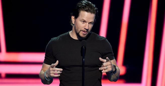 Марк Уолбърг се надява Бог да му прости за ролята