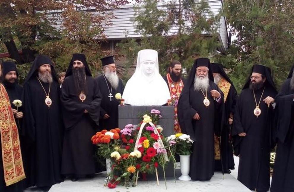 Паметникът на Света Димитра Киевска