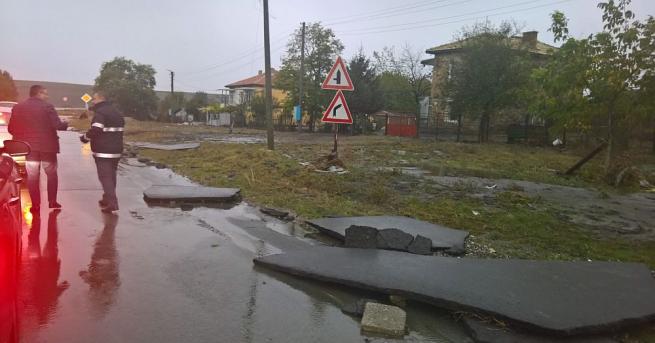 Продължава търсенето на изчезналата жена при наводнението в Бургаско Междувременно