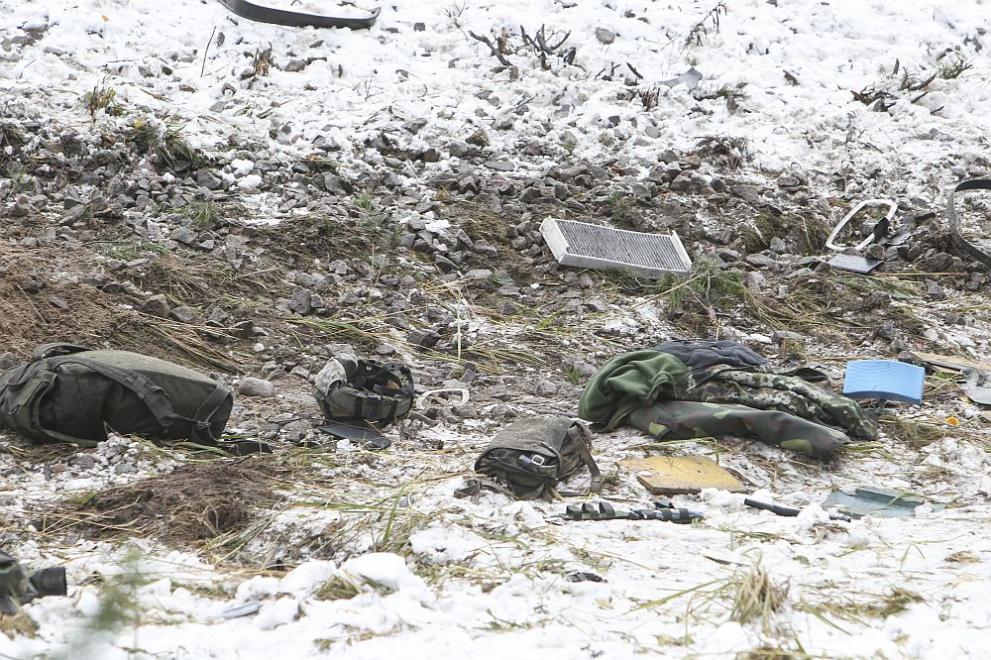  Жертви и ранени при злополука сред бронетранспортьор и пътнически трен във Финландия. Злополуката станала по време на военни учения. 