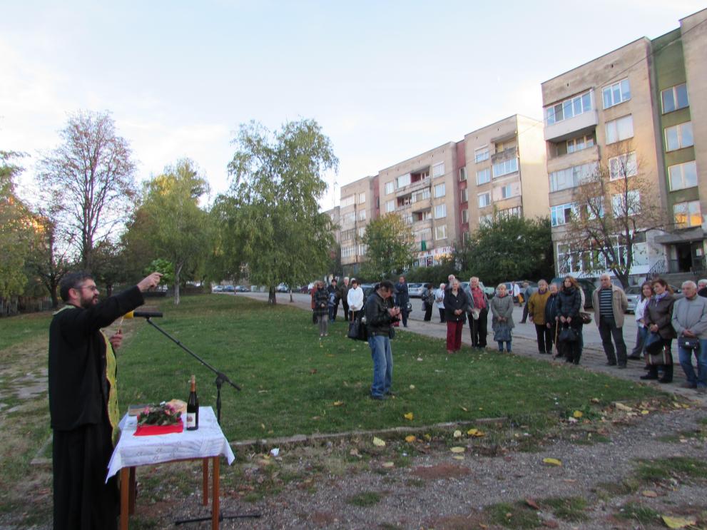 Водосвет бе отслужен преди започването на работата по санирането.