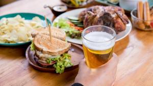 алкохол нездравословна храна