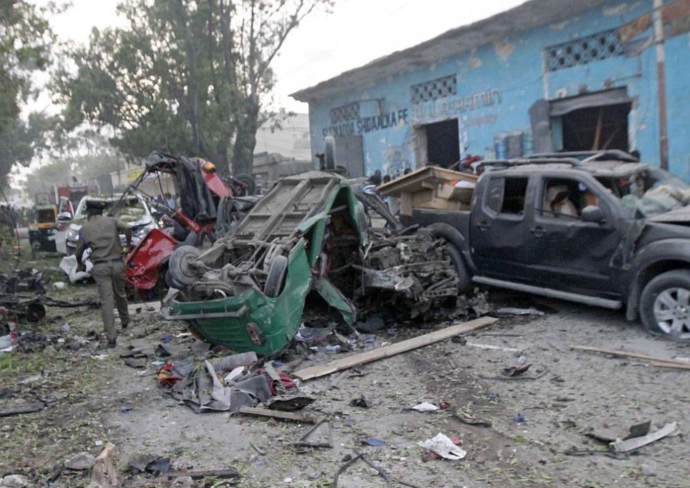  Десетки бяха убити при терористично нахлуване над хотел в сомалийската столица Могадишу 