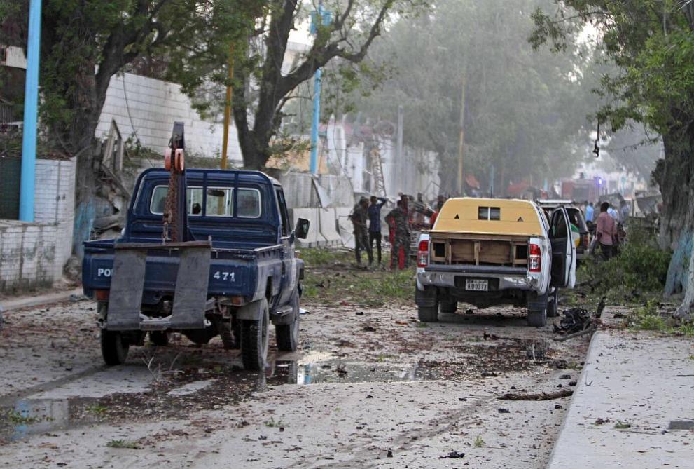  Десетки бяха убити при терористично нахлуване над хотел в сомалийската столица Могадишу 