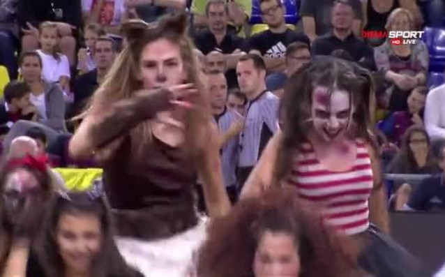 Треската по наближаващия празник Хелоуин обхвана и мажоретния състав на